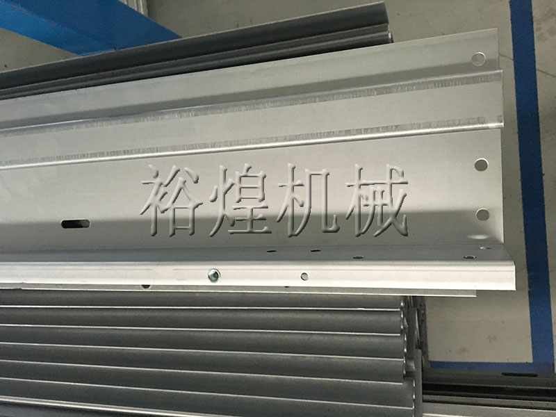 電梯上坎設(shè)備成型機(jī) 電梯上坎設(shè)備成型機(jī)
