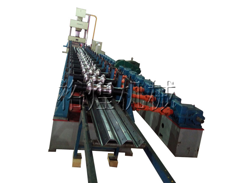 三波護欄板設(shè)備價格 三波護欄板設(shè)備價格